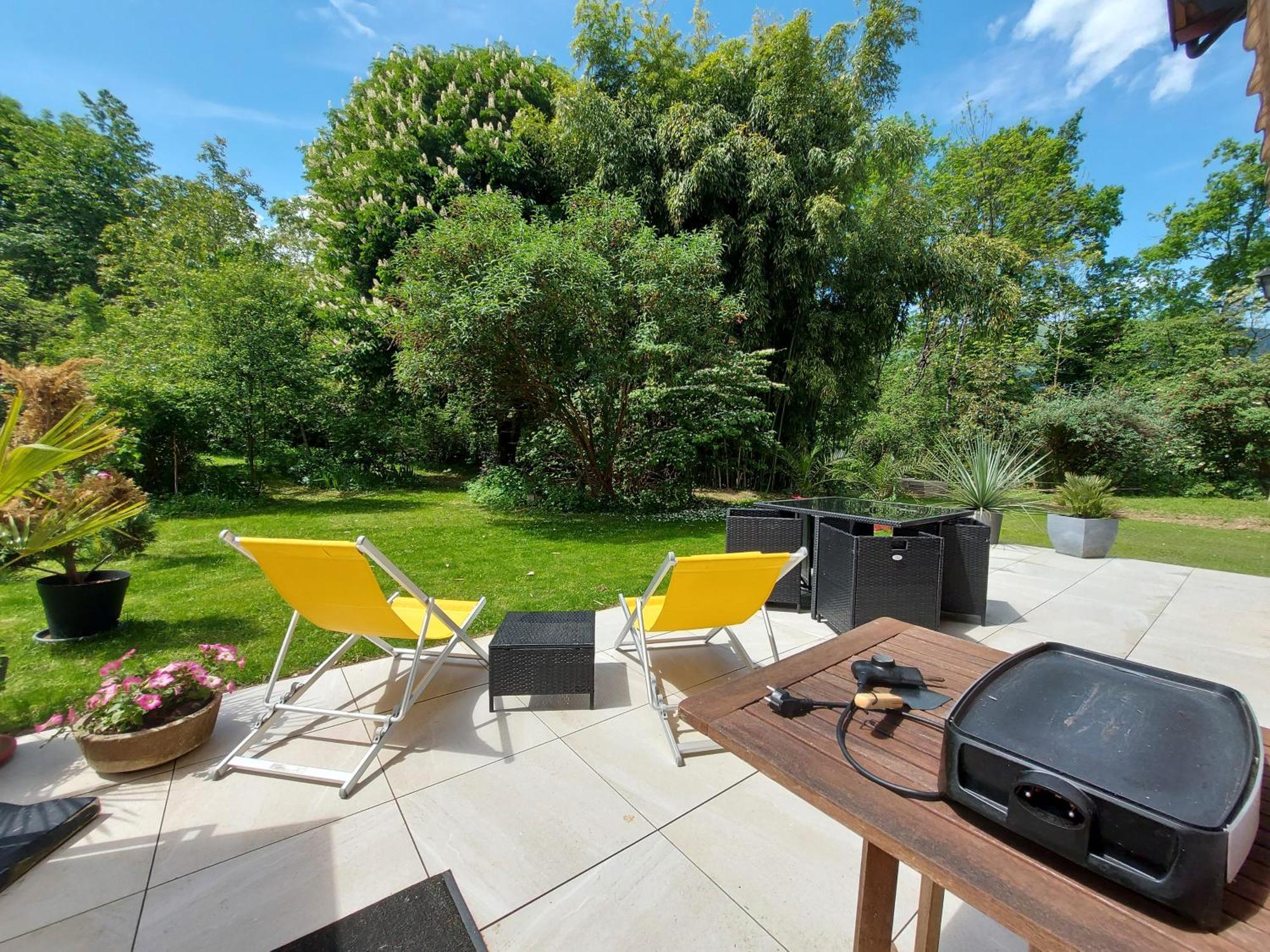 Centre St Jorioz : Charmant Et Spacieux Studio Avec Terrasse Et Jardin Privatif Saint-Jorioz Exterior foto